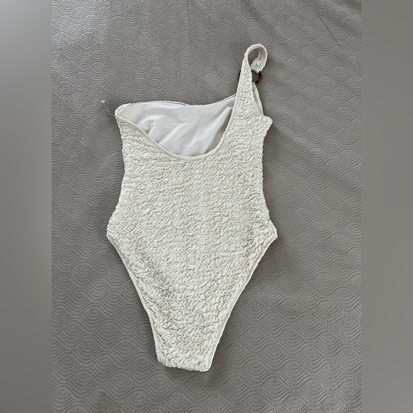 🆕 Free People Juillet Jessi One-Shoulder crinkle Cream Swimsuit size medium - Picture 10 of 14